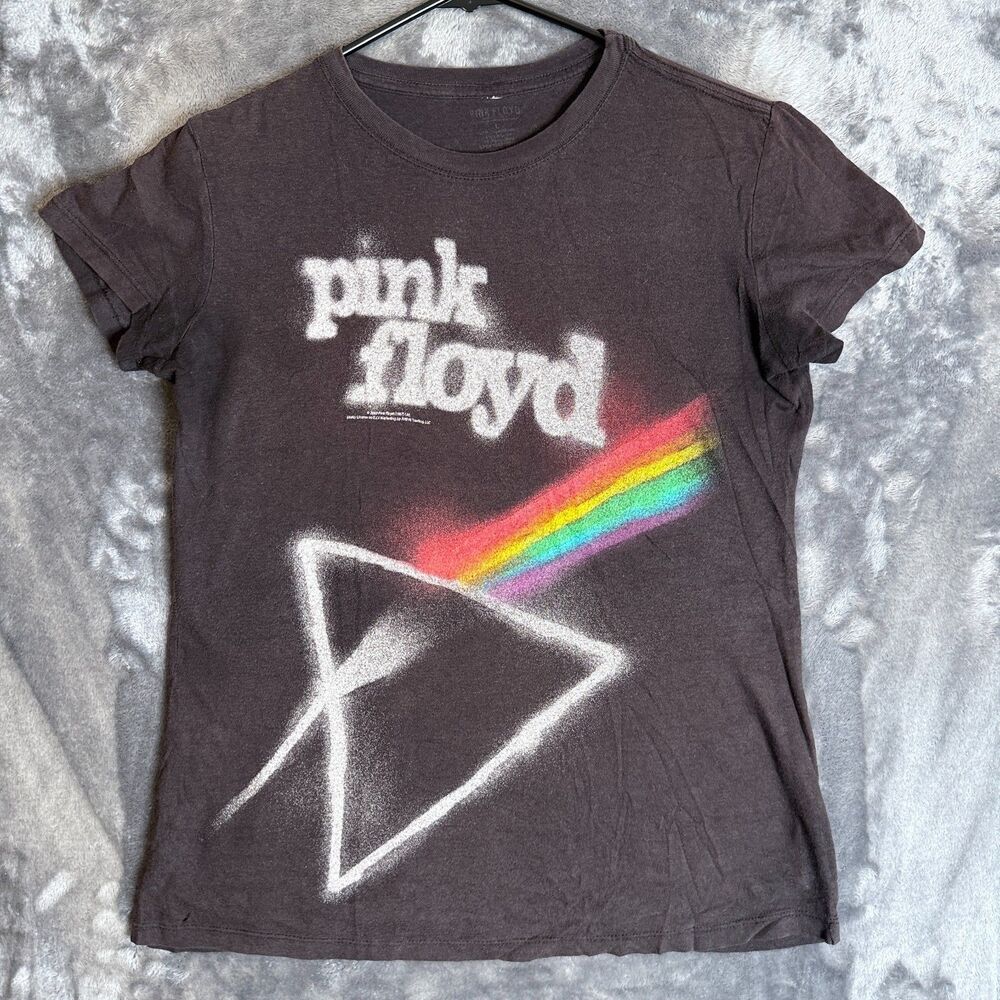 Vintage Y2K Women's Pink Floyd Prism Size Large Short Sleeve Top Spray Paint